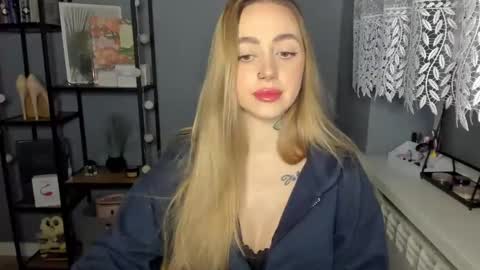 Snapshot of sexy_coralie chatting on 10, 12, 2024 C o r a l i e online show from 10, 12, 2024