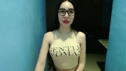 sexy_emily92 online show from 16, 3, 2026