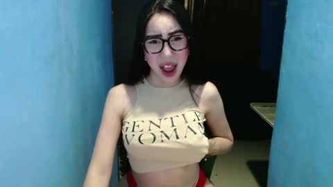sexy_emily92 online show from 28, 3, 2026