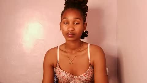 Snapshot of sexy_joyline chatting on 25, 11, 2025 joy online show from 25, 11, 2025