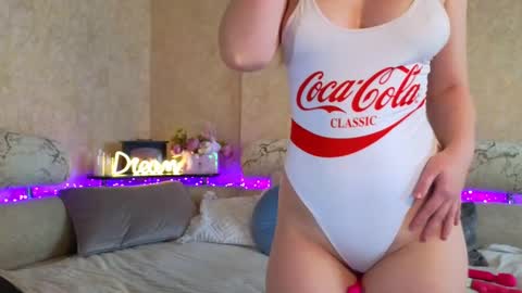 Leslie online show from 15, 2, 2025