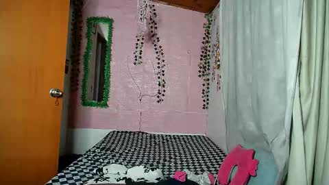 sexy lolas online show from 14, 10, 2025