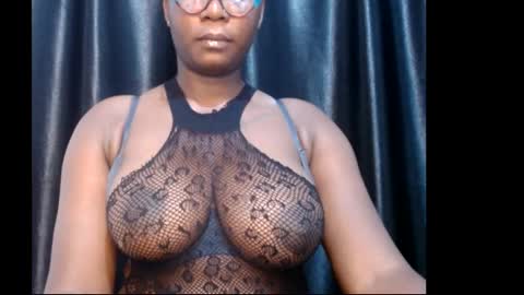 Snapshot of sexy_pearl12 chatting on 22, 2, 2025 zoe online show from 22, 2, 2025