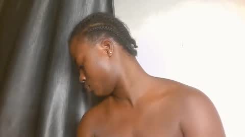 Snapshot of sexy_petitqueen chatting on 2, 3, 2026 sexy_petitqueen online show from 2, 3, 2026