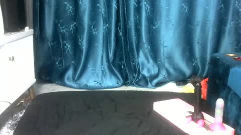 sexy pigeon online show from 22, 6, 2026