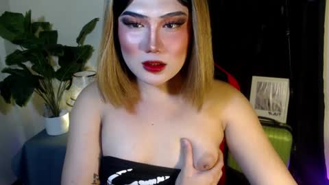 Snapshot of sexy_rc18 chatting on 19, 6, 2026 RC online show from 19, 6, 2026