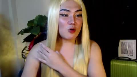 Snapshot of sexy_rc18 chatting on 27, 6, 2026 RC online show from 27, 6, 2026