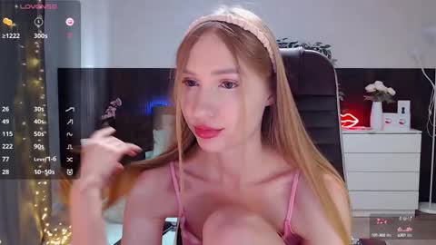 Annie - Your Dream Girl online show from 6, 3, 2025