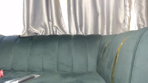 Snapshot of sexy_serena_ chatting on 18, 12, 2024 sexy_serena_ online show from 18, 12, 2024