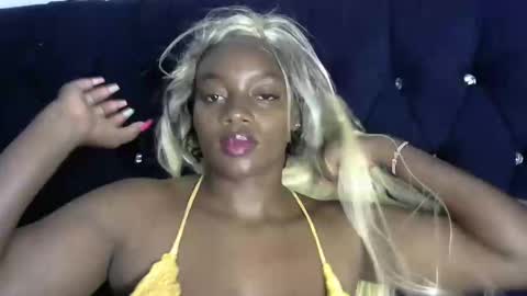 Snapshot of sexy_siera chatting on 27, 1, 2025 laura online show from 27, 1, 2025