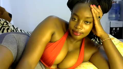 Snapshot of sexy_siera chatting on 13, 2, 2025 laura online show from 13, 2, 2025