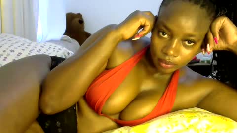 Snapshot of sexy_siera chatting on 9, 3, 2025 laura online show from 9, 3, 2025