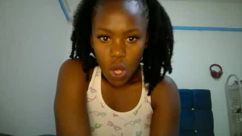 sexy_skyllah online show from 27, 3, 2026