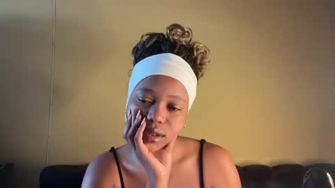 sexyasszeeee online show from 13, 11, 2025