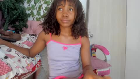 Snapshot of sexybrunnetem chatting on 23, 12, 2024 sofia online show from 23, 12, 2024