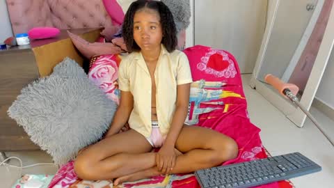 Snapshot of sexybrunnetem chatting on 3, 2, 2025 sofia online show from 3, 2, 2025