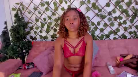Snapshot of sexybrunnetem chatting on 22, 10, 2025 sofia online show from 22, 10, 2025
