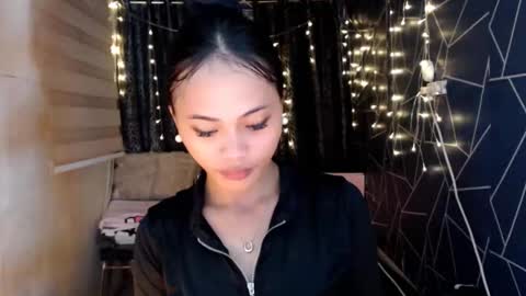 Miss Cheng online show from 25, 11, 2025