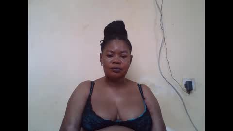 Snapshot of sexydove2 chatting on 18, 1, 2026 EMILY online show from 18, 1, 2026