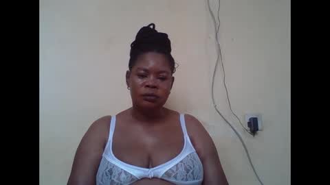 Snapshot of sexydove2 chatting on 19, 1, 2026 EMILY online show from 19, 1, 2026