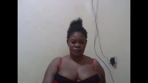 Snapshot of sexydove2 chatting on 31, 1, 2026 EMILY online show from 31, 1, 2026