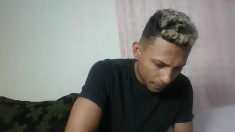 Snapshot of sexyleon69 chatting on 30, 12, 2024 Sexy leon online show from 30, 12, 2024