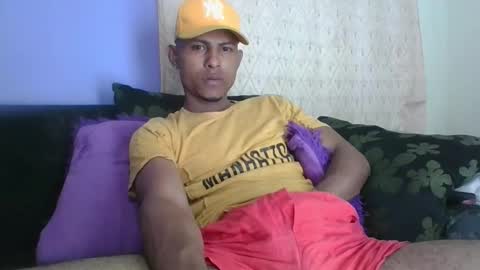 Snapshot of sexyleon69 chatting on 18, 9, 2025 Sexy leon online show from 18, 9, 2025