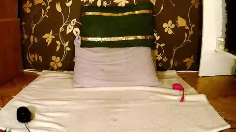 Squirty Maya Gold online show from 5, 12, 2025