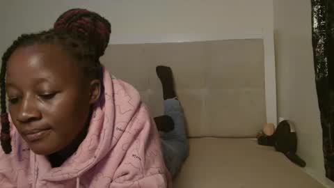 Snapshot of sexymia56 chatting on 5, 10, 2025 Miss mia online show from 5, 10, 2025