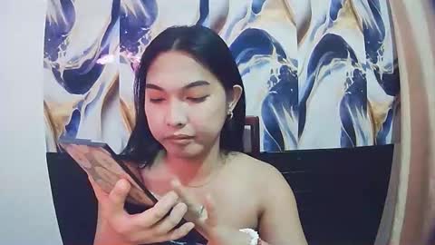 sexypetiteraine online show from 22, 4, 2026