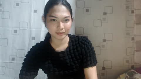 sexypetiteraine online show from 24, 7, 2026