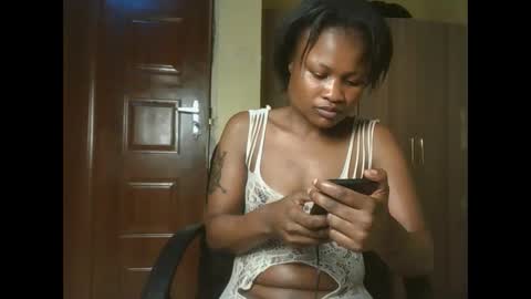 queenivy online show from 26, 10, 2025