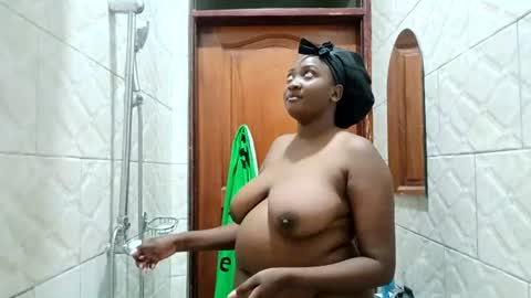 sexyquin1 online show from 25, 6, 2026