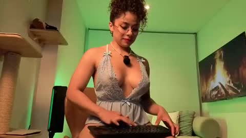 Ivanna and Esteban online show from 25, 4, 2026