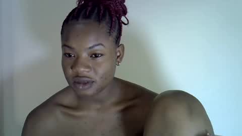 Snapshot of sexyshaz22 chatting on 1, 7, 2026 sexyshaz22 online show from 1, 7, 2026