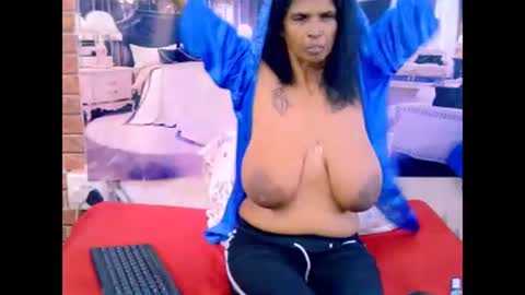 sexyva4u2luv online show from 14, 4, 2026