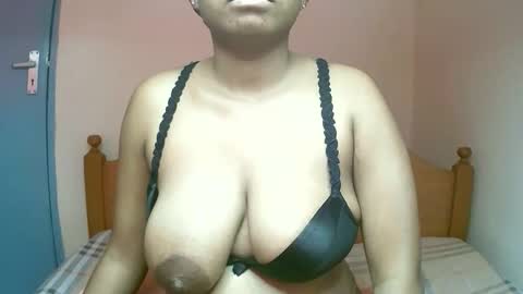 Snapshot of sexyyred_ chatting on 18, 9, 2025 sexyyred_ online show from 18, 9, 2025