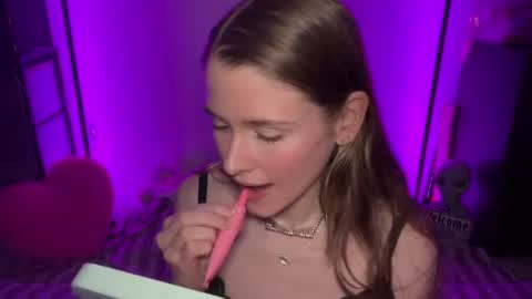 Snapshot of shadebabe chatting on 18, 6, 2026 shadebabe online show from 18, 6, 2026
