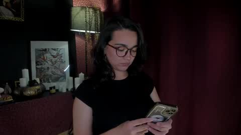 Snapshot of shadowlotus_ chatting on 14, 10, 2025 Lily  online show from 14, 10, 2025