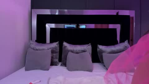 Snapshot of shaina_vasquez chatting on 1, 2, 2026 Shaina Vasquez online show from 1, 2, 2026