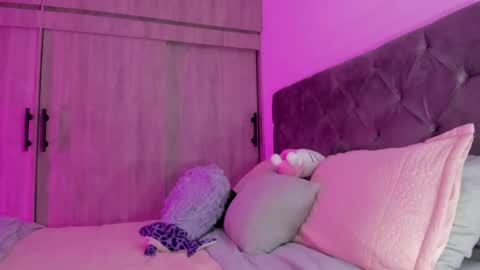 Shaina Vasquez online show from 1, 6, 2026