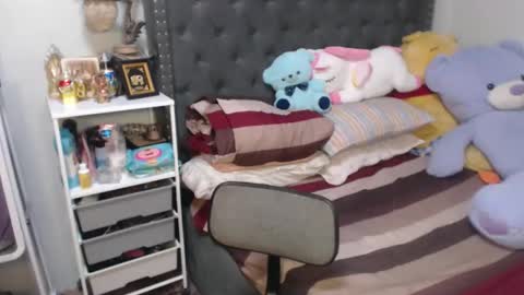 Snapshot of shakiralove28 chatting on 3, 11, 2025 shack online show from 3, 11, 2025