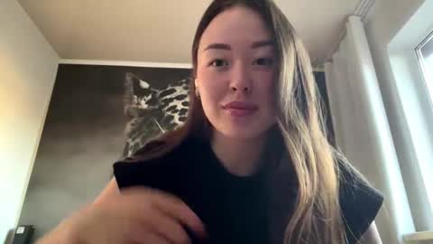 Snapshot of shakitaconnett chatting on 16, 11, 2025 Hana online show from 16, 11, 2025