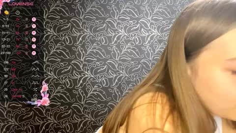 Snapshot of shalonjoosten chatting on 5, 10, 2025 Iris online show from 5, 10, 2025