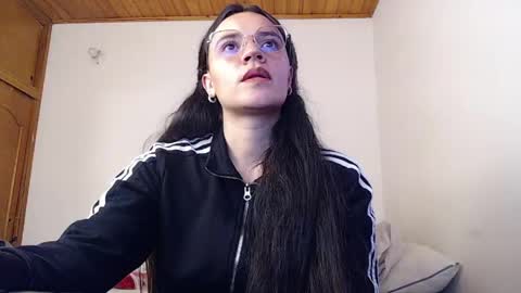 Snapshot of shanel_lozano chatting on 4, 6, 2026 shanel_lozano online show from 4, 6, 2026