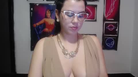 Shanell Moore online show from 21, 12, 2024