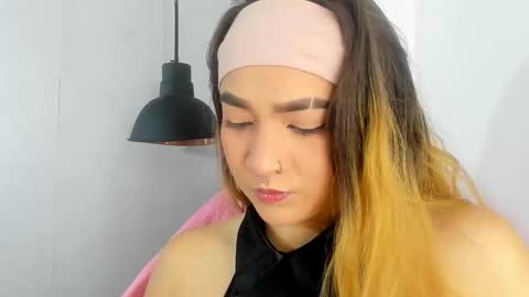 Shanntal  online show from 17, 10, 2025