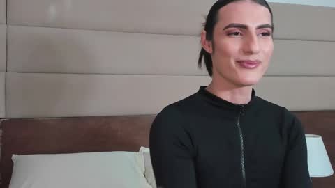  Shantall  online show from 26, 10, 2025