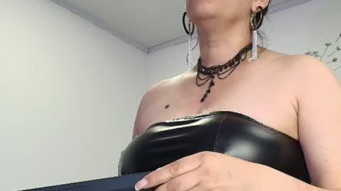 shantey online show from 8, 4, 2026