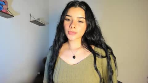 Snapshot of shara_jones chatting on 10, 11, 2025 Sara online show from 10, 11, 2025